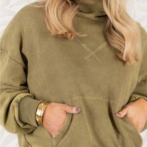 Umgee Sage Green Women's Sweatshirt size M